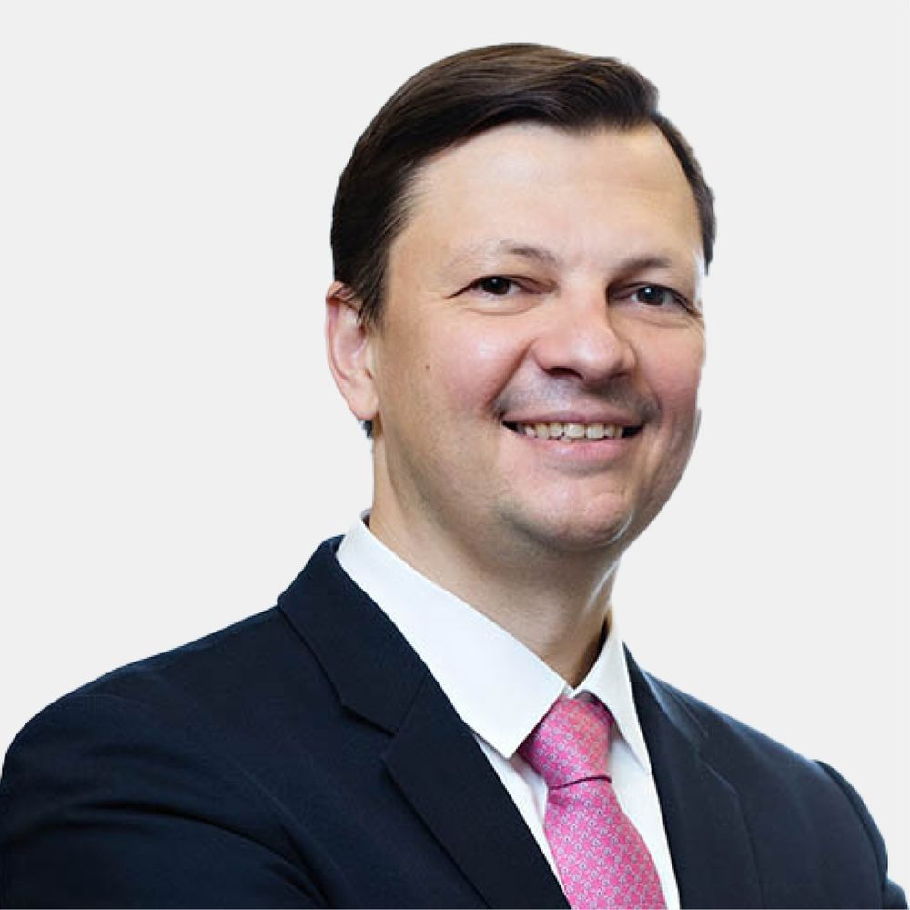 Headshot of Oleg Mogilny